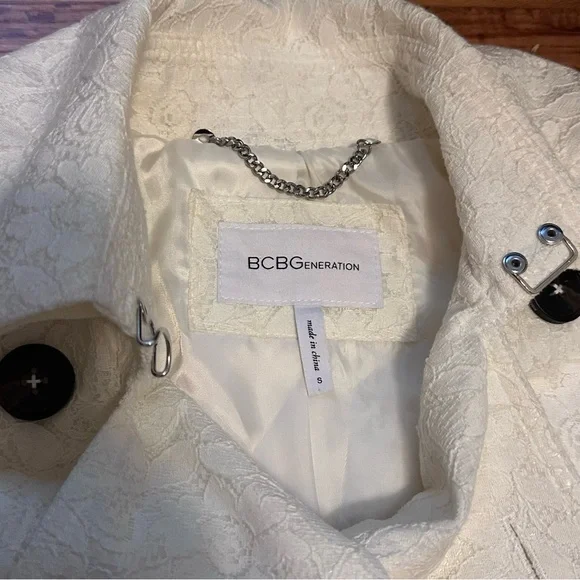 Ivory Lace Trench Coat - Picture 4 of 6